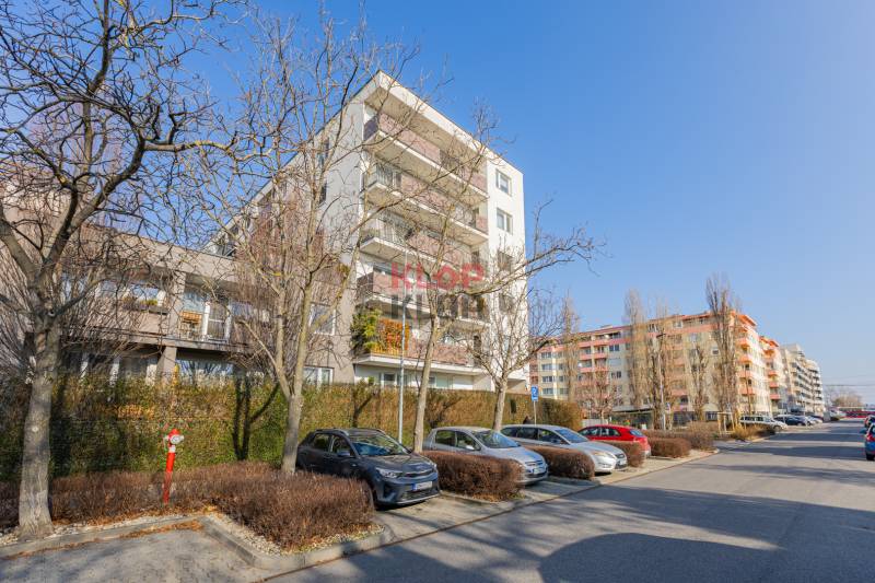 predaj 1 izbový byt bratislava ružinov novostavba na križovatkách investícia realitná kancelária klopklop klop klop