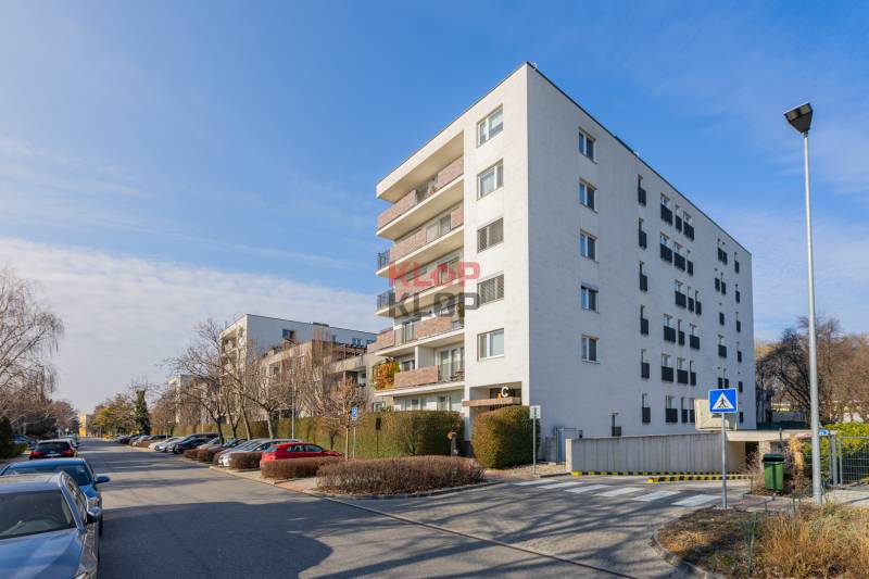 predaj 2 izbový byt bratislava ružinov novostavba na križovatkách investícia realitná kancelária klop klop