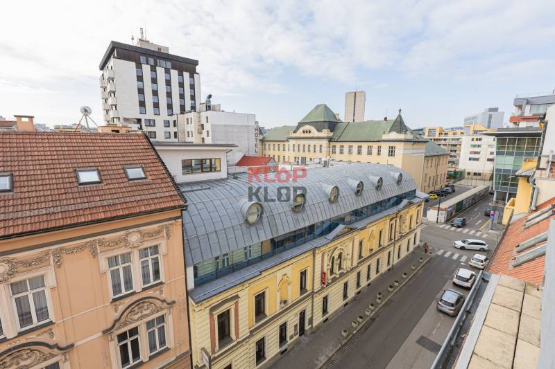 predaj 5 izbový byt Klemensova ulica mezonet terasa novostavba bratislava staré mesto realitná kancelária klopklop klop klop