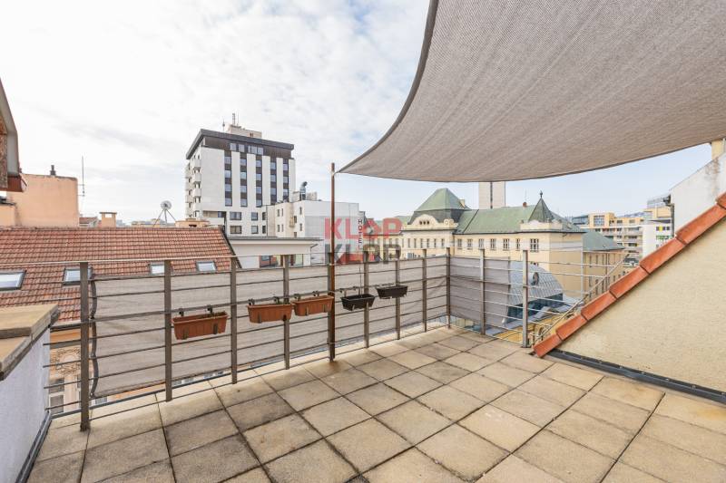 predaj 5 izbový byt Klemensova ulica mezonet terasa novostavba bratislava staré mesto realitná kancelária klopklop klop klop
