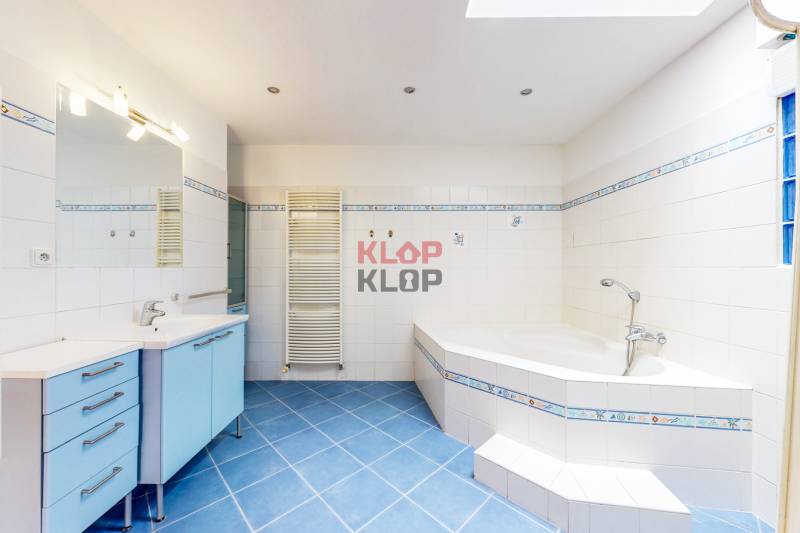 predaj 5 izbový byt Klemensova ulica mezonet terasa novostavba bratislava staré mesto realitná kancelária klopklop klop klop