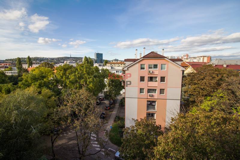 Kúpte si JEDINEČNÝ 5i byt, MEZONET, s 2x KÚPEĽŇOU, BALKÓNOM a PIVNICOU