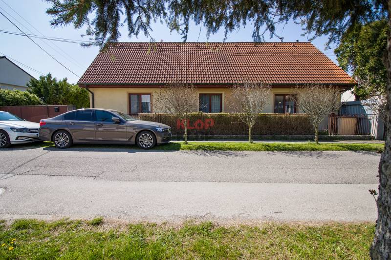Kúpte si ÚTULNÝ 3-4i RD s KRBOM na PEKNOM POZEMKU s GARÁŽOU, altánkom