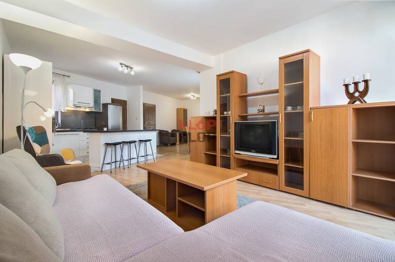Pozrite si VEĽKÝ 3i byt s BALKÓNOM a PARKOVANÍM, po rekonštrukcii