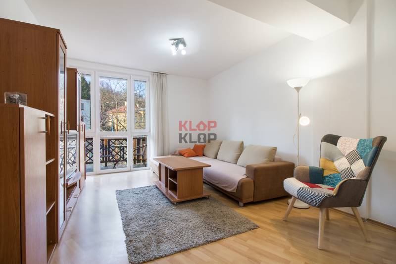 Pozrite si VEĽKÝ 3i byt s BALKÓNOM a PARKOVANÍM, po rekonštrukcii