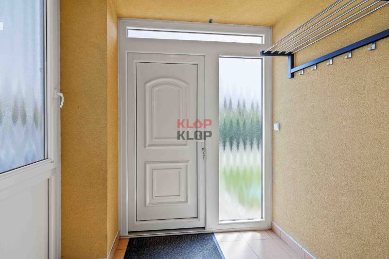 Kúpte si PRIESTRANNÝ 6 i RD v SÚKROMNEJ ULICI len 15 KM OD BRATISLAVY