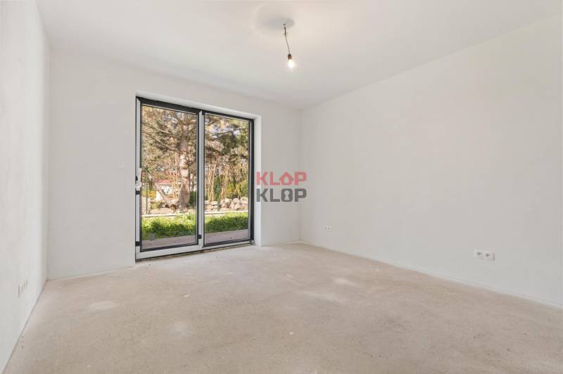 3D OBHLIADKA – MODERNÝ, PRIESTRANNÝ 4-izbový RD s terasou, NOVOSTAVBA