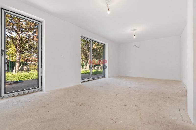 3D OBHLIADKA – MODERNÝ, PRIESTRANNÝ 4-izbový RD s terasou, NOVOSTAVBA
