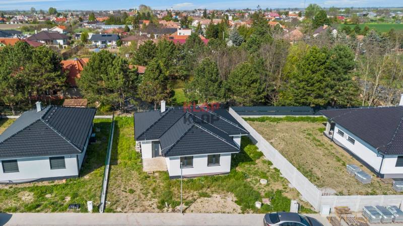 3D OBHLIADKA – MODERNÝ, PRIESTRANNÝ 4-izbový RD s terasou, NOVOSTAVBA