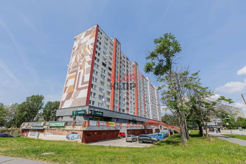 predaj 3 izbový byt bratislava petržalka osuskeho kompletná rekonštrukcia realitná kancelária klop klop