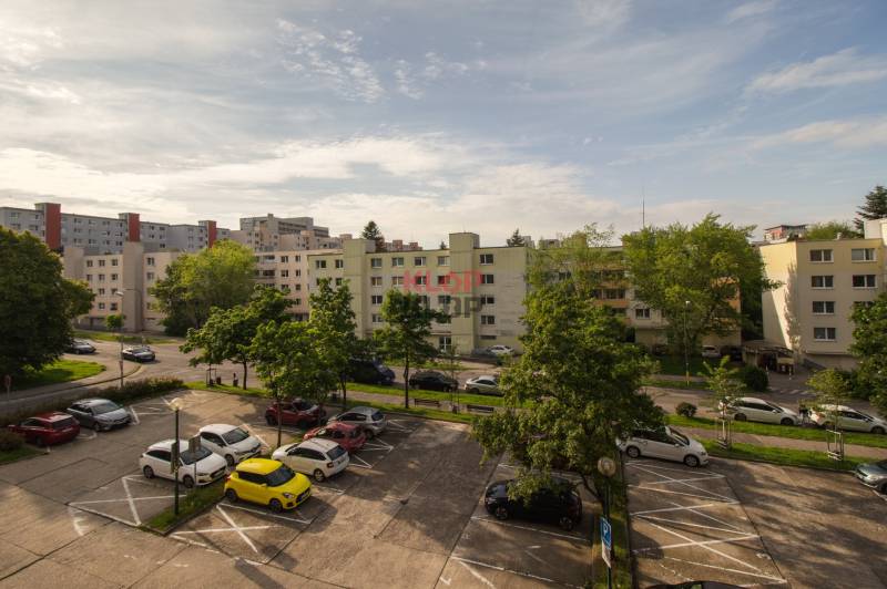 Prenajmite si ZREKONŠTRUOVANÝ a SVETLÝ 2 i byt s dvomi LODŽIAMI