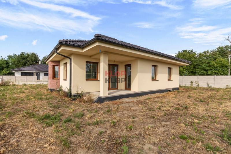 3D OBHLIADKA – MODERNÝ, PRIESTRANNÝ 4-izbový RD s terasou, NOVOSTAVBA