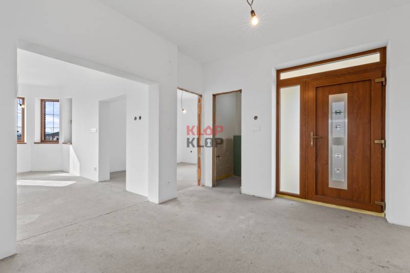 3D OBHLIADKA – MODERNÝ, PRIESTRANNÝ 4-izbový RD s terasou, NOVOSTAVBA