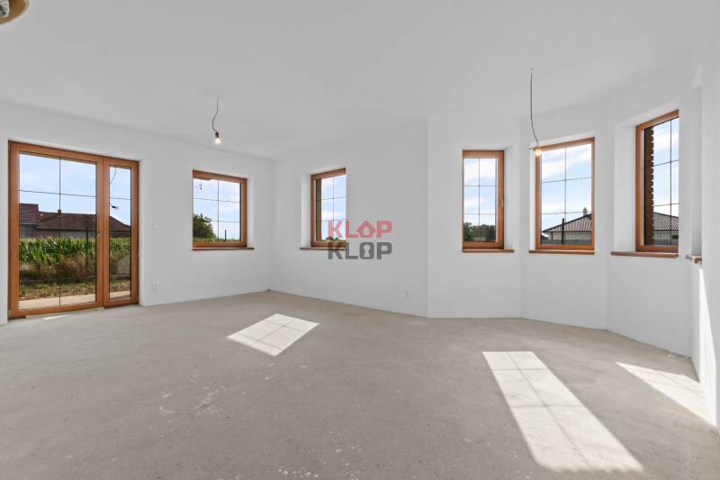 3D OBHLIADKA – MODERNÝ, PRIESTRANNÝ 4-izbový RD s terasou, NOVOSTAVBA