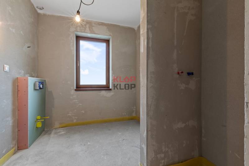 3D OBHLIADKA – MODERNÝ, PRIESTRANNÝ 4-izbový RD s terasou, NOVOSTAVBA