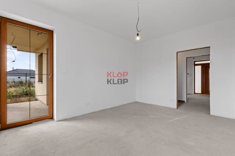 3D OBHLIADKA – MODERNÝ, PRIESTRANNÝ 4-izbový RD s terasou, NOVOSTAVBA