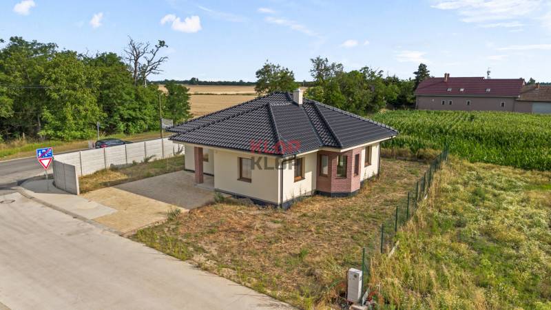 3D OBHLIADKA – MODERNÝ, PRIESTRANNÝ 4-izbový RD s terasou, NOVOSTAVBA