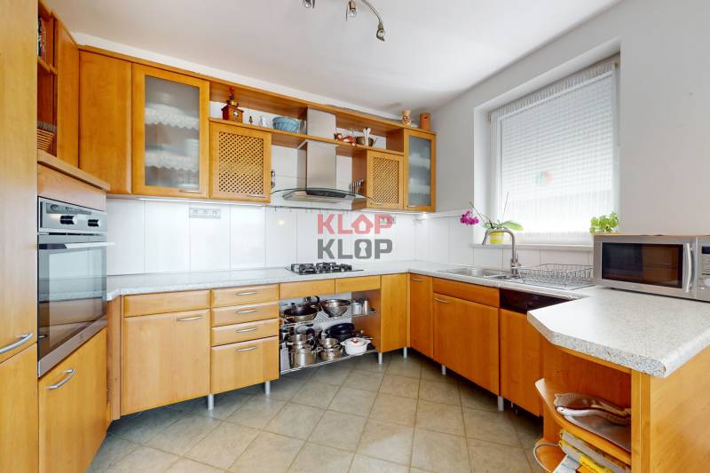 predaj rodinný dom bratislava nové mesto koliba chrastova novostavba terasa sukromie realitná kancelária klop klop