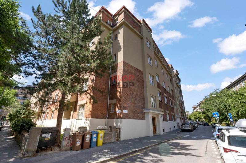 Kúpte si UNIKÁTNY, STAROMESTSKÝ 2i byt, LODŽIA, KLÍMA a VEĽKÁ PIVNICA