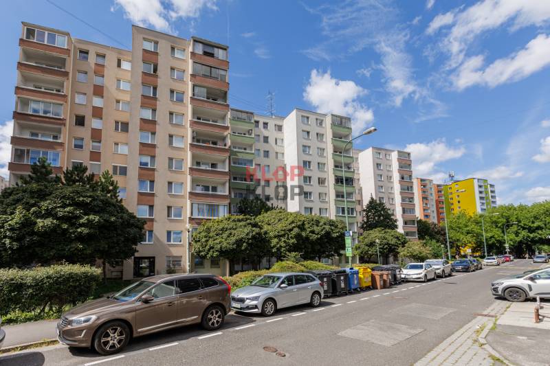 apredaj 4 izbový byt bratislava ružinov líščie nivy kompletná rekonštrukcia terasa záhradka realitná kancelária klop klop 