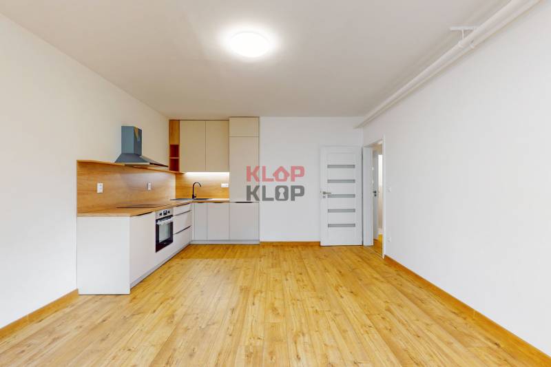 predaj 4 izbový byt bratislava ružinov líščie nivy kompletná rekonštrukcia terasa záhradka realitná kancelária klop klop 