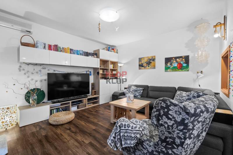 Pozrite si 3D, PRÍJEMNÝ 6i RD s TERASOU na PEKNOM POZEMKU