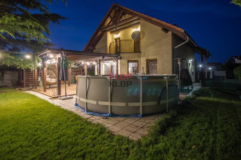 Pozrite si 3D, PRÍJEMNÝ 6i RD s TERASOU na PEKNOM POZEMKU