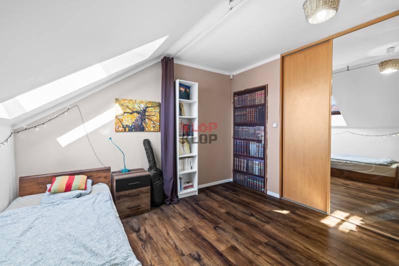 Pozrite si 3D, PRÍJEMNÝ 6i RD s TERASOU na PEKNOM POZEMKU