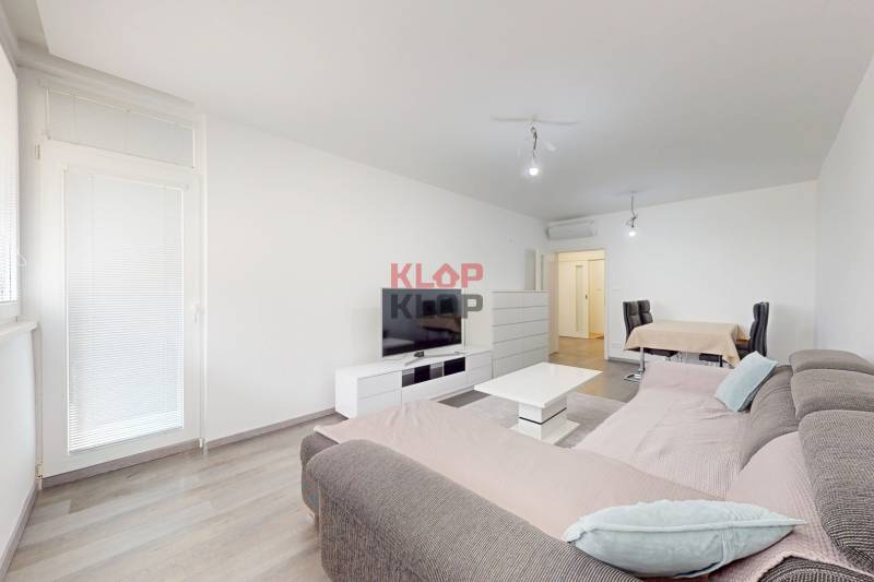 predaj 2 izbový byt bratislava karlova ves jurigovo námestie tehla kompletná rekonštrukcia terasa realitná kancelária klopklop klop klop