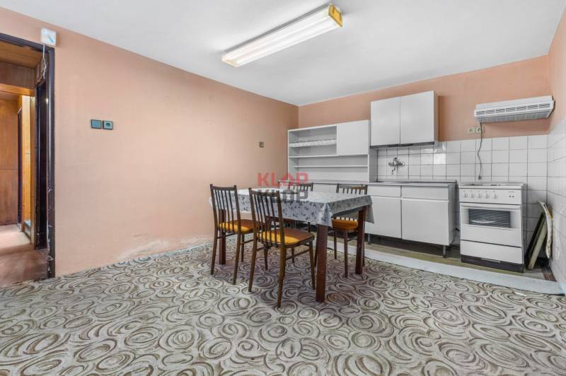 Kúpte si VEĽKÝ 5i RD na OPTIMÁLNOM POZEMKU v SKVELEJ LOKLALITE