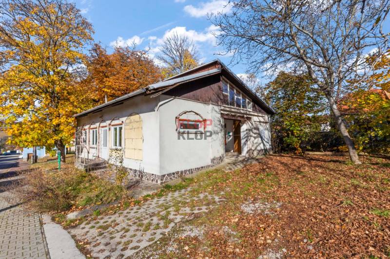 Kúpte si JEDINEČNÚ BUDOVU s 1i BYTOM na biznis v CENTRE VRBOVIEC