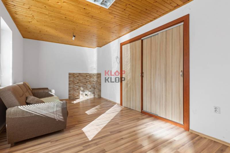 Kúpte si BUDOVU s 1i BYTOM s MOŽNOSŤOU RD v CENTRE VRBOVIEC