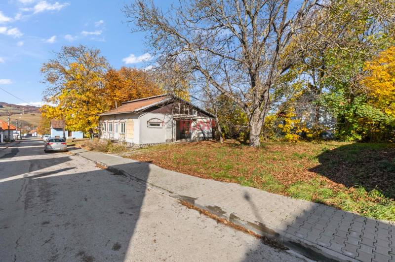 Kúpte si BUDOVU s 1i BYTOM s MOŽNOSŤOU RD v CENTRE VRBOVIEC