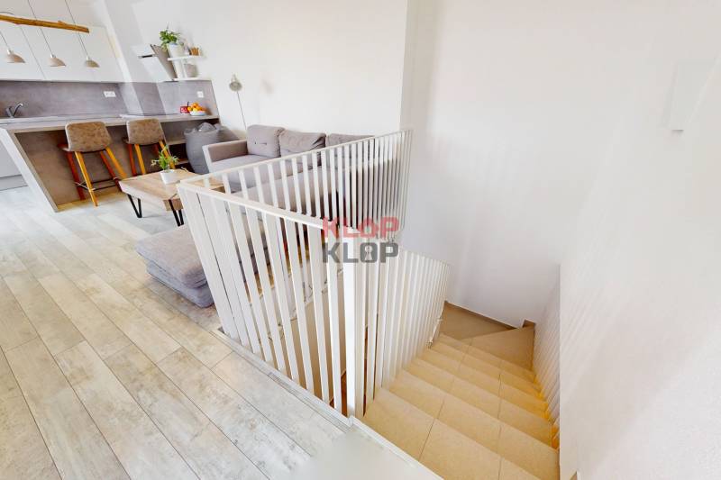 apredaj 2 izbový mezonet byt bratislava petržalka novostavba muchovo námestie terasa realitná kancelária klopklop klop klop