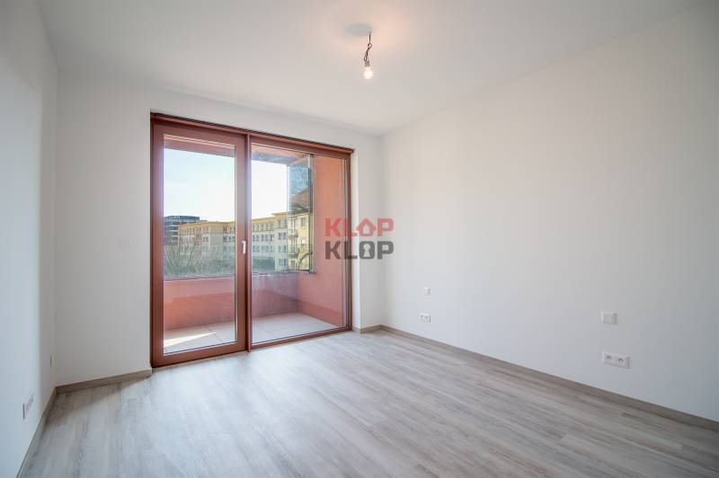 Pozrite si NADŠTANDARDNÝ 2i byt s VEĽKOU ZASKLENOU LODŽIOU v ZWIRN 3