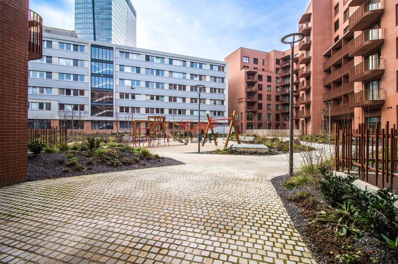 Pozrite si NADŠTANDARDNÝ 2i byt s VEĽKOU ZASKLENOU LODŽIOU v ZWIRN 3