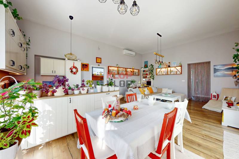 apredaj rodinný dom novostavba bungalov rovinka realitná kancelária klop klop klopklop