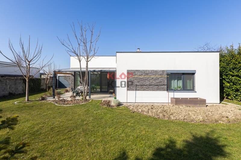 predaj rodinný dom novostavba bungalov rovinka realitná kancelária klop klop klopklop