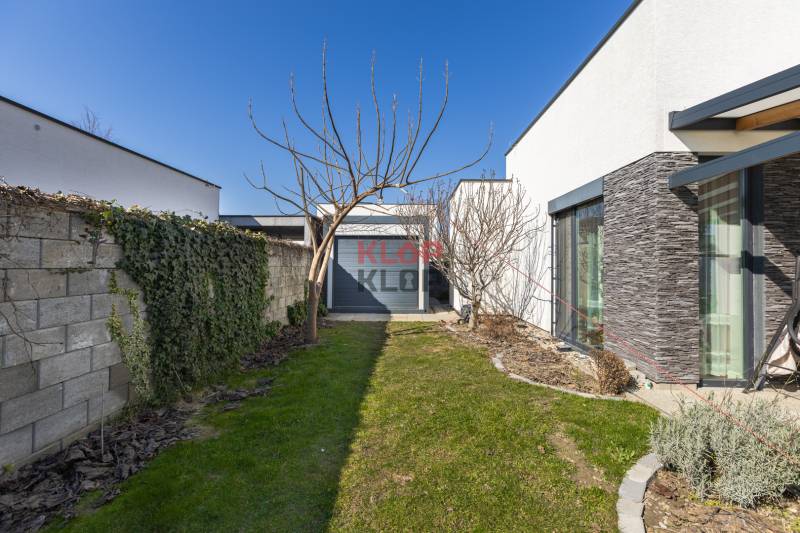 predaj rodinný dom novostavba bungalov rovinka realitná kancelária klop klop klopklop