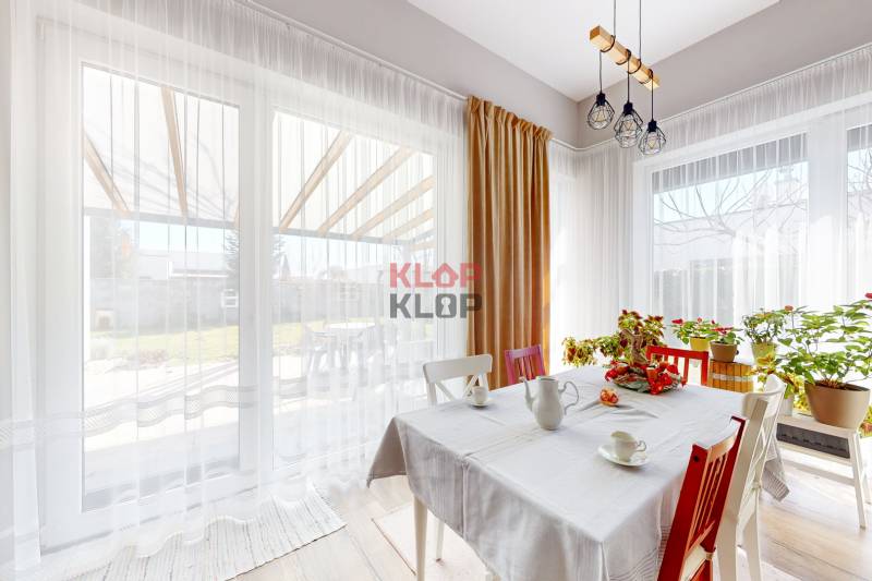 predaj rodinný dom novostavba bungalov rovinka realitná kancelária klop klop klopklop