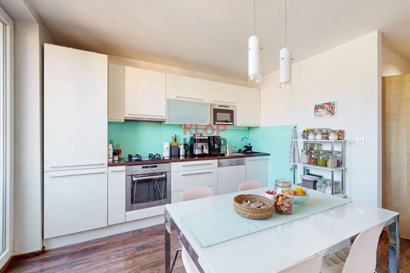 predaj 2 izbový byt bratislava rača cyprichová rekonštrukcia tichý loggia balkón realitná kancelária klopklop klop klop