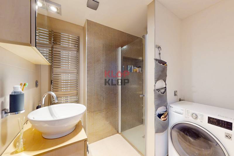 predaj 2 izbový byt bratislava rača cyprichová rekonštrukcia tichý loggia balkón realitná kancelária klopklop klop klop