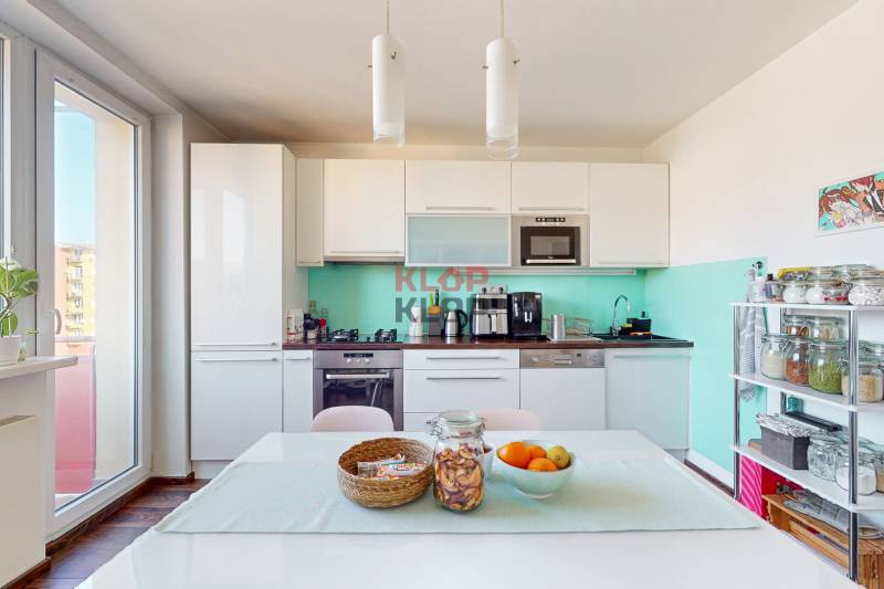 predaj 2 izbový byt bratislava rača cyprichová rekonštrukcia tichý loggia balkón realitná kancelária klopklop klop klop