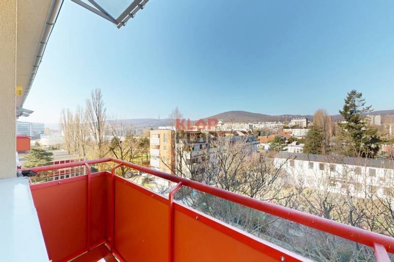 predaj 2 izbový byt bratislava rača cyprichová rekonštrukcia tichý loggia balkón realitná kancelária klopklop klop klop