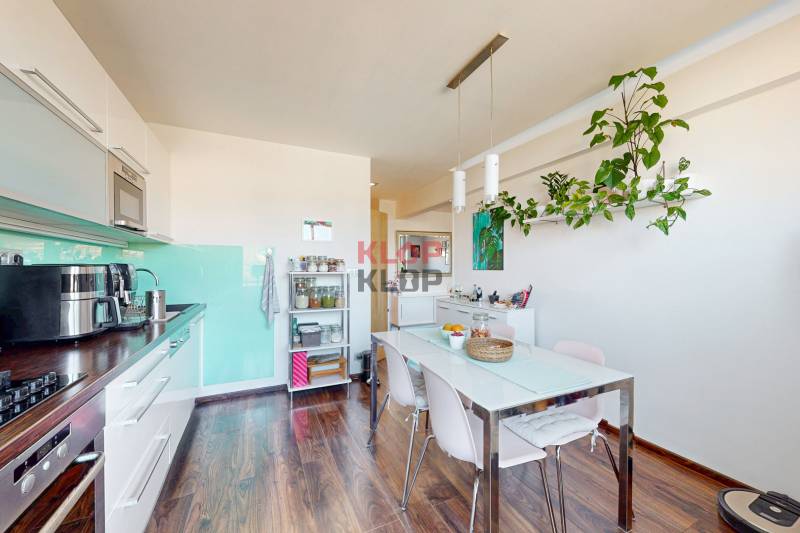 predaj 2 izbový byt bratislava rača cyprichová rekonštrukcia tichý loggia balkón realitná kancelária klopklop klop klop