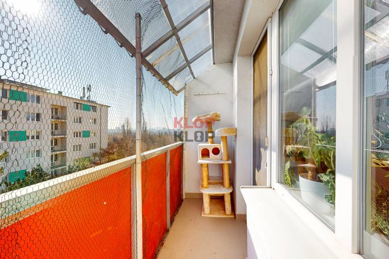 predaj 2 izbový byt bratislava rača cyprichová rekonštrukcia tichý loggia balkón realitná kancelária klopklop klop klop