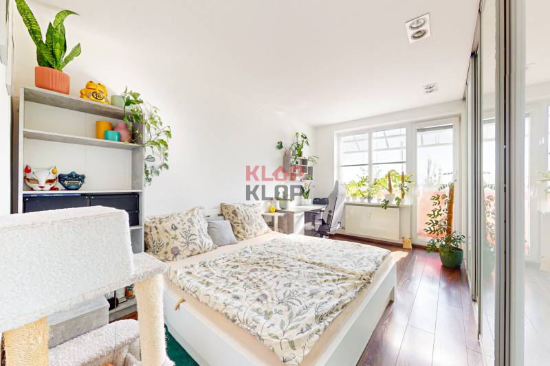 predaj 2 izbový byt bratislava rača cyprichová rekonštrukcia tichý loggia balkón realitná kancelária klopklop klop klop