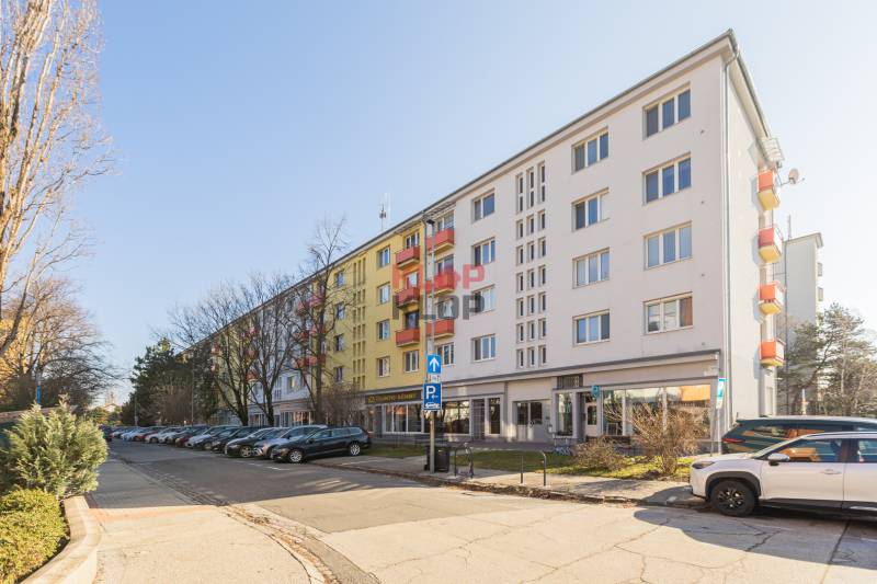 predaj 2 izbový byt bratislava rača cyprichová rekonštrukcia tichý loggia balkón realitná kancelária klopklop klop klop