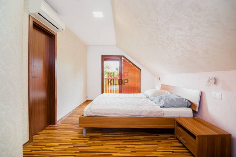 predaj rodinný dom novostavba blatné garáž sauna fitness vináreň veľký pozemok realitná kancelária klopklop klop klop