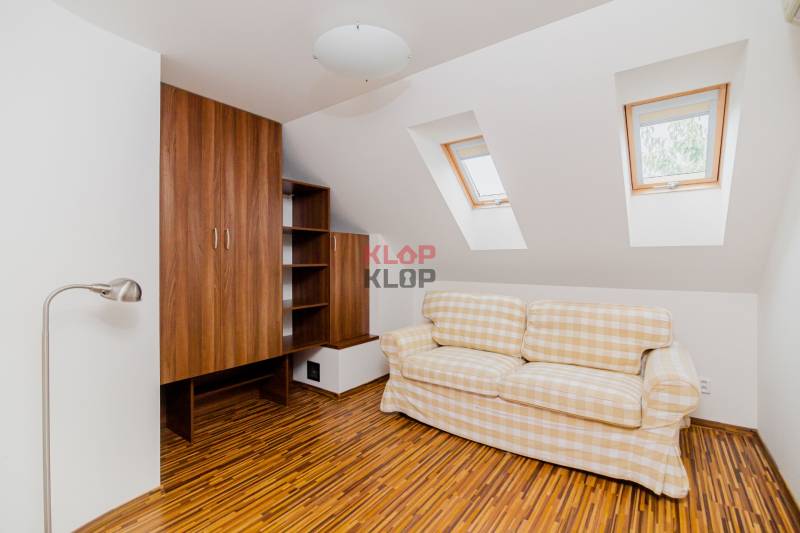 predaj rodinný dom novostavba blatné garáž sauna fitness vináreň veľký pozemok realitná kancelária klopklop klop klop